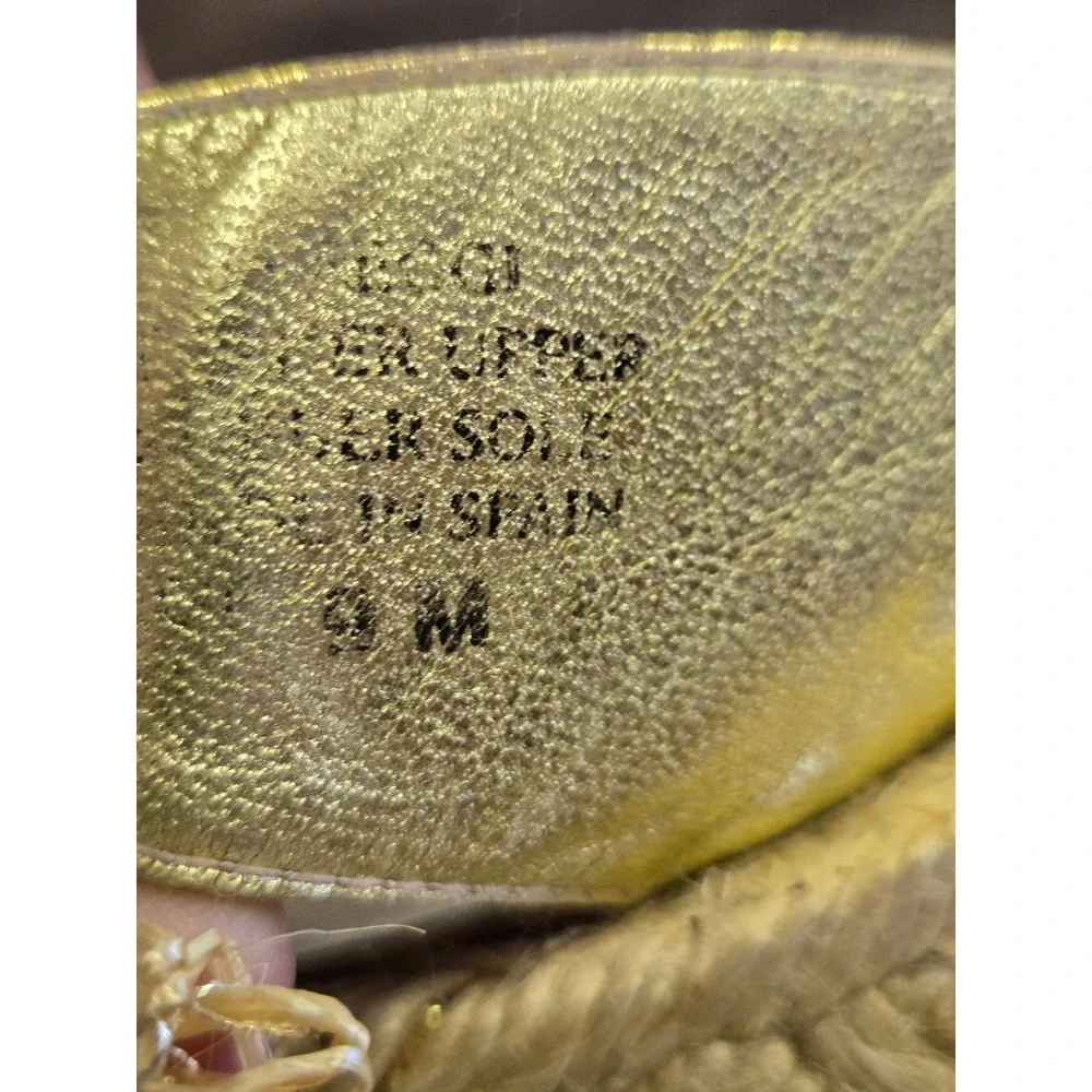 Gold Metallic Espadrille Thong Sandals Beaded Flower Pom Pom Made in Spain‎ 9B
